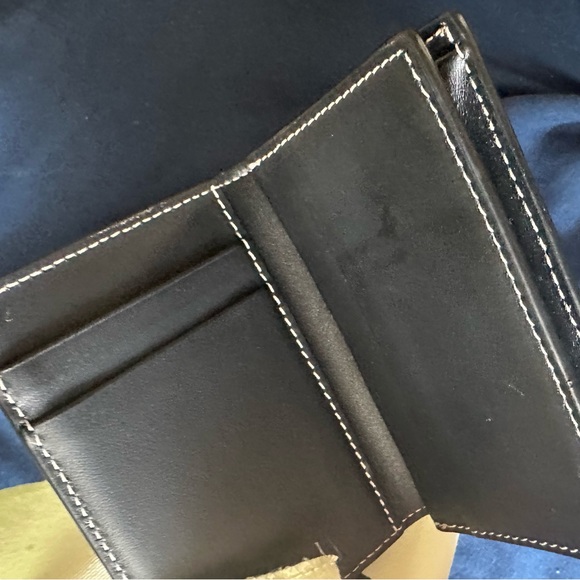 Burberry Men’s Card Wallet - Picture 3 of 4